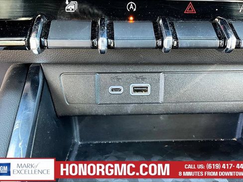 Used 2024 GMC Canyon AT4 AWD/4WD image 17