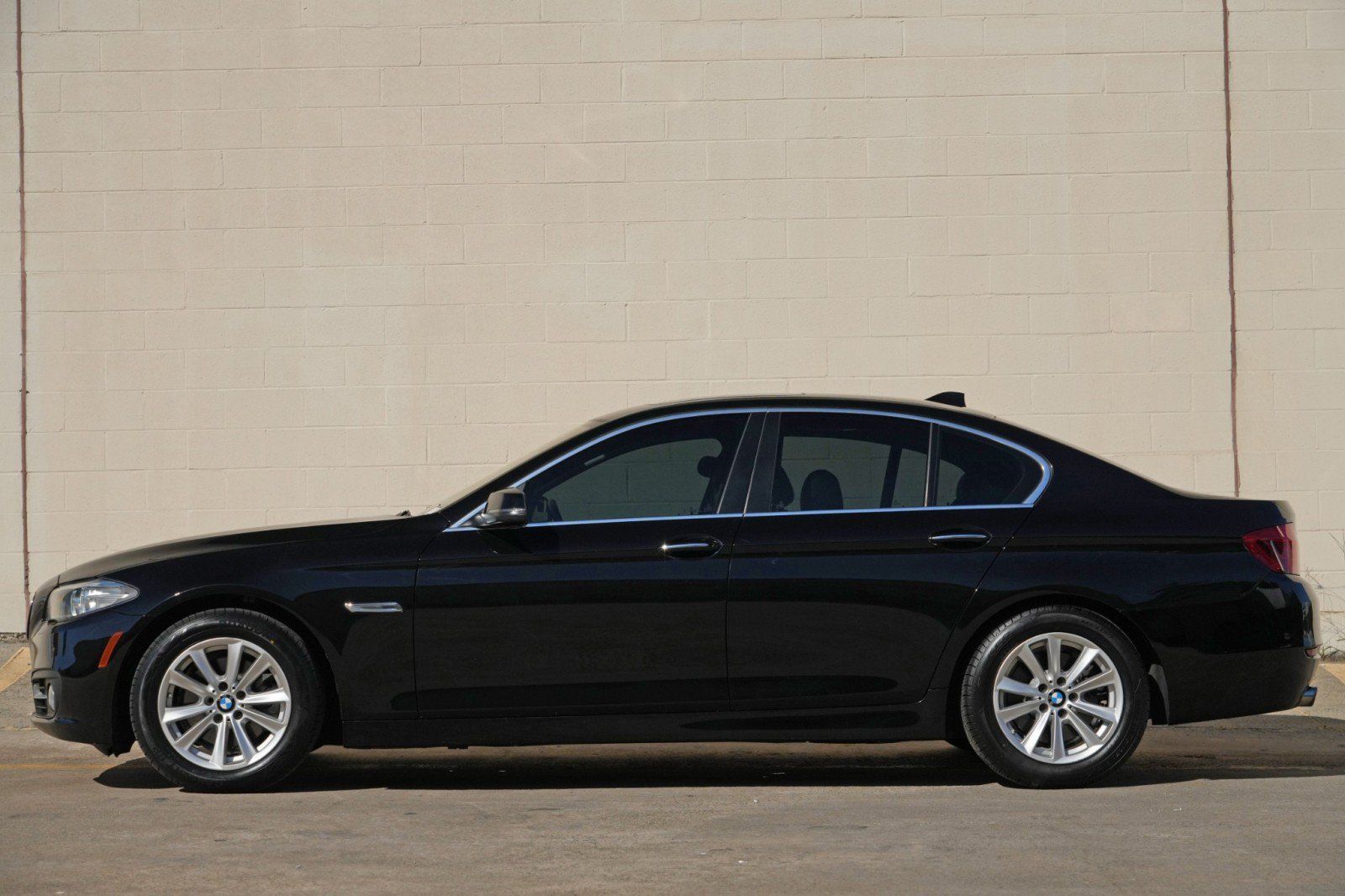 Used 2015 BMW 528i xDrive Sedan AWD/4WD image 8