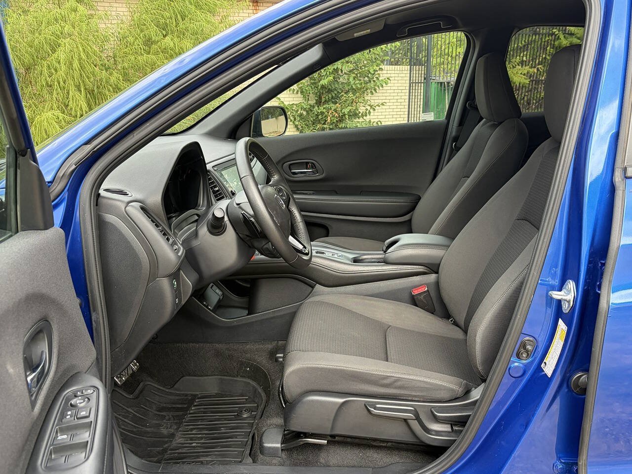 Used 2021 Honda HR-V Sport image 24