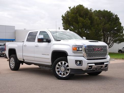 Used 2019 GMC Sierra 2500 Denali w/ Duramax Plus Package AWD/4WD image 1