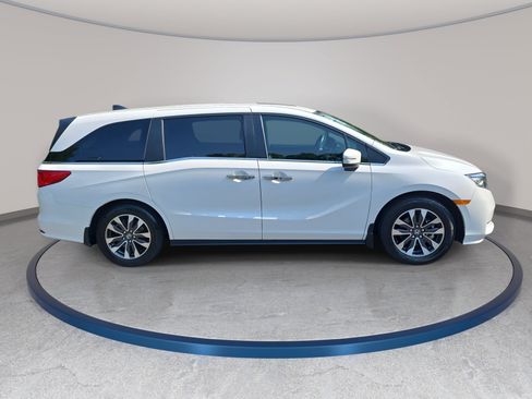 Certified 2024 Honda Odyssey EX-L image 4