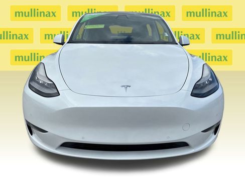 Used 2020 Tesla Model Y Performance image 10