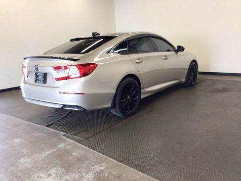 Used 2018 Honda Accord LX image 6