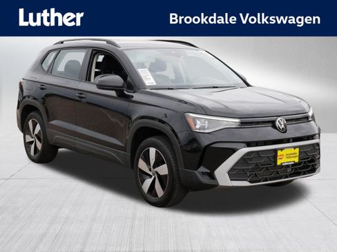 Used 2025 Volkswagen Taos S AWD/4WD image 1