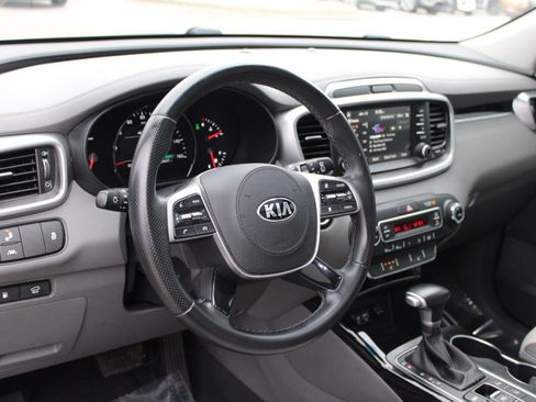 Used 2020 Kia Sorento SX image 19