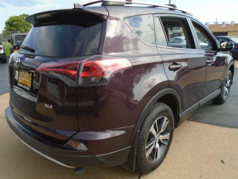 Used 2016 Toyota RAV4 XLE FWD image 3