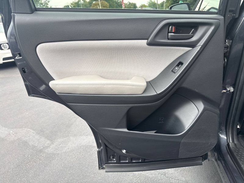 Used 2016 Subaru Forester 2.5i Premium AWD/4WD image 11