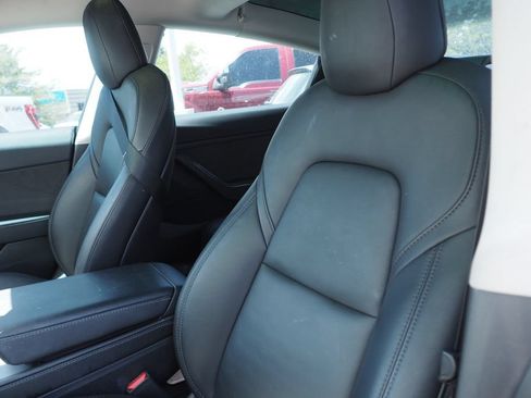 Used 2022 Tesla Model 3 Standard Range RWD image 4