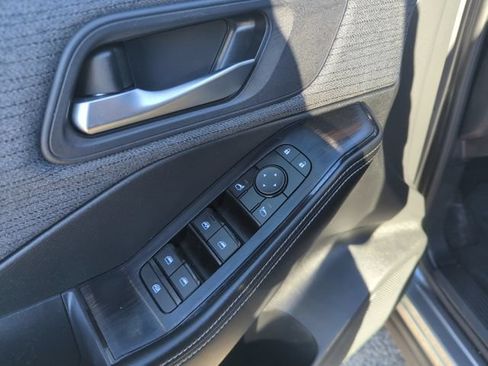 Used 2023 Nissan Rogue SV AWD/4WD image 14