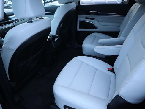 New 2025 Kia Telluride S image 13