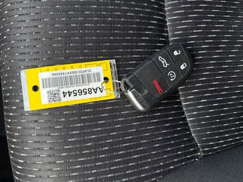 Used 2019 Dodge Journey SE w/ Blacktop Package image 17