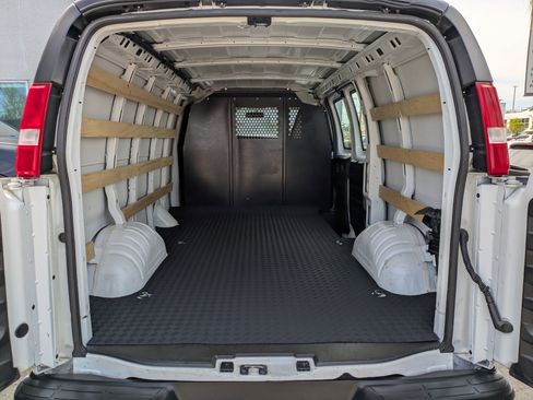 Used 2024 Chevrolet Express 2500 w/ Driver Convenience Package image 25