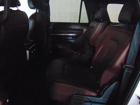 Used 2024 Ford Expedition Max Limited image 11