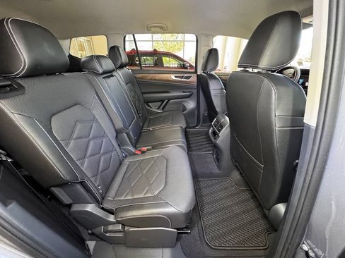 Used 2024 Volkswagen Atlas SE AWD/4WD image 52