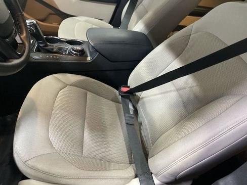 Used 2018 Ford Explorer XLT w/ Equipment Group 201A image 11