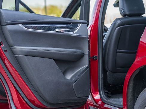 Used 2021 Cadillac XT6 Premium Luxury image 37