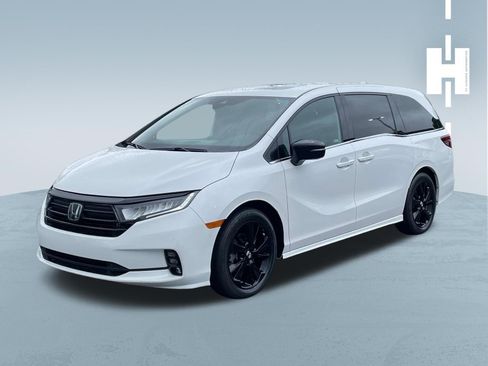 Used 2023 Honda Odyssey Sport image 3