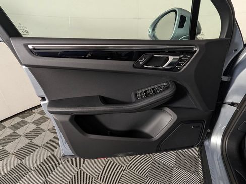 New 2026 Porsche Macan AWD/4WD image 25
