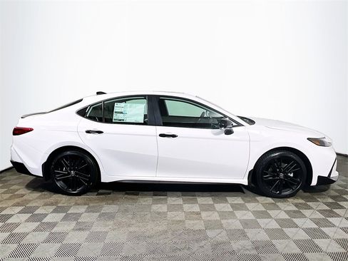 New 2026 Toyota Camry Hybrid image 9