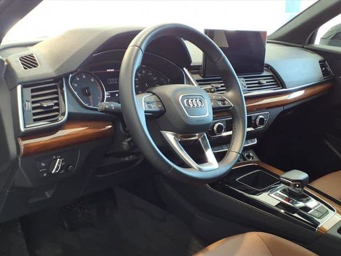 Certified 2023 Audi Q5 2.0T Premium w/ Convenience Package image 9