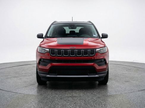 Used 2025 Jeep Compass Trailhawk AWD/4WD image 2