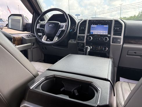 Used 2019 Ford F150 Lariat w/ Equipment Group 502A Luxury AWD/4WD image 24
