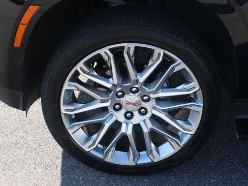 Used 2026 GMC Yukon Denali w/ Sun & Power Step Package AWD/4WD image 40