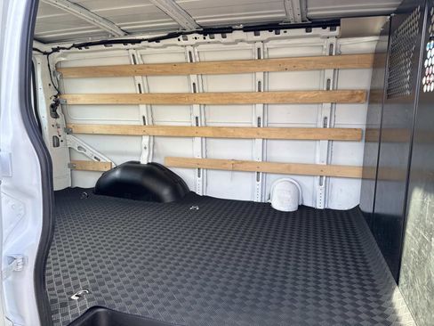 Used 2024 GMC Savana 2500 w/ Driver Convenience Package image 26