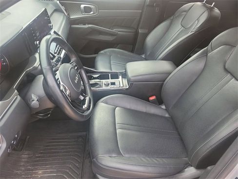 Used 2022 Kia Sorento SX image 9