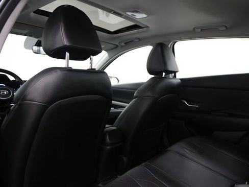 Used 2022 Hyundai Elantra Limited FWD image 36
