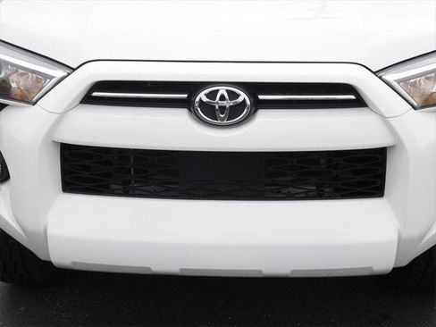 Certified 2024 Toyota 4Runner SR5 Premium image 9