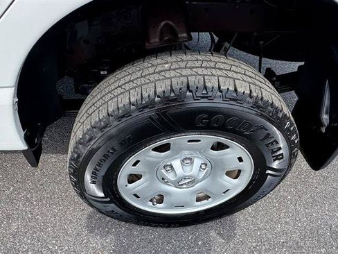 Used 2017 Nissan Titan S AWD/4WD image 25