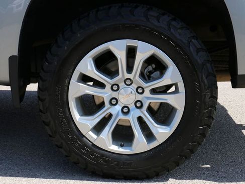Used 2025 Chevrolet Silverado 1500 LTZ w/ LTZ Premium Package AWD/4WD image 9