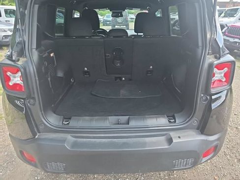 Used 2022 Jeep Renegade Altitude w/ Convenience Group AWD/4WD image 13