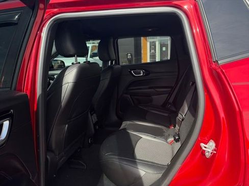 Used 2025 Jeep Compass Latitude w/ Altitude Special Edition image 27