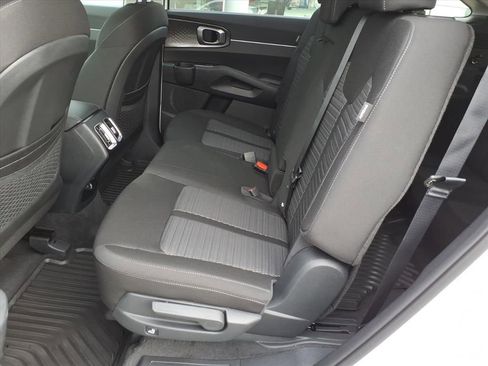 Used 2026 Kia Sorento LX FWD image 9