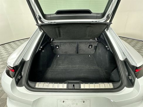 Used 2024 Porsche Panamera image 28