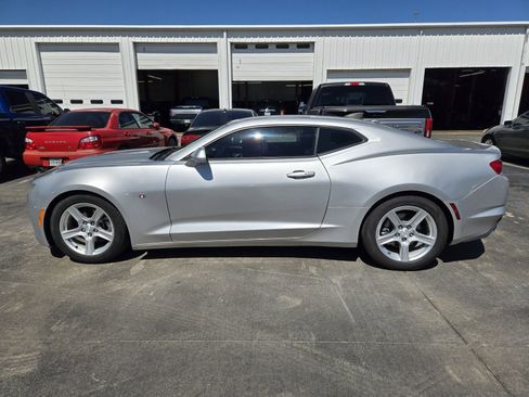 Used 2019 Chevrolet Camaro LT image 5