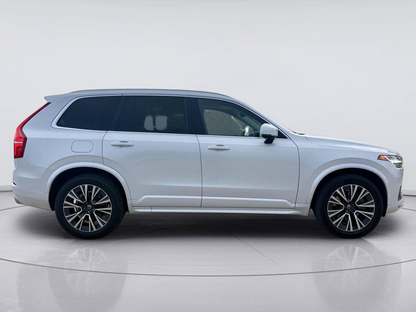 Used 2021 Volvo XC90 T6 Momentum w/ Advanced Package AWD/4WD image 2