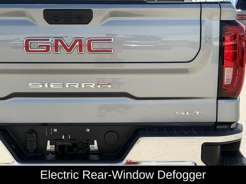 Used 2026 GMC Sierra 1500 SLT RWD image 9