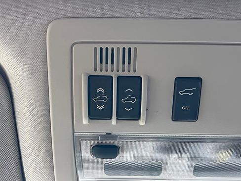 Used 2014 GMC Yukon Denali image 41