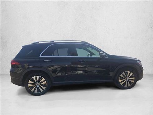 Certified 2025 Mercedes-Benz GLE 450 4MATIC image 4
