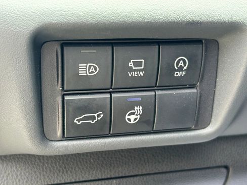 Used 2024 Toyota Highlander Platinum image 30