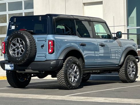 New 2025 Ford Bronco Badlands image 3