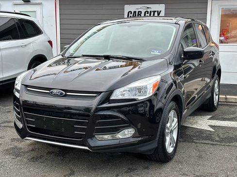 Used 2015 Ford Escape SE image 1