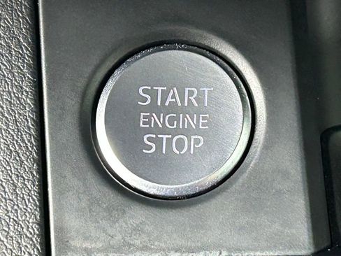 Used 2025 Audi A4 2.0T Premium image 23