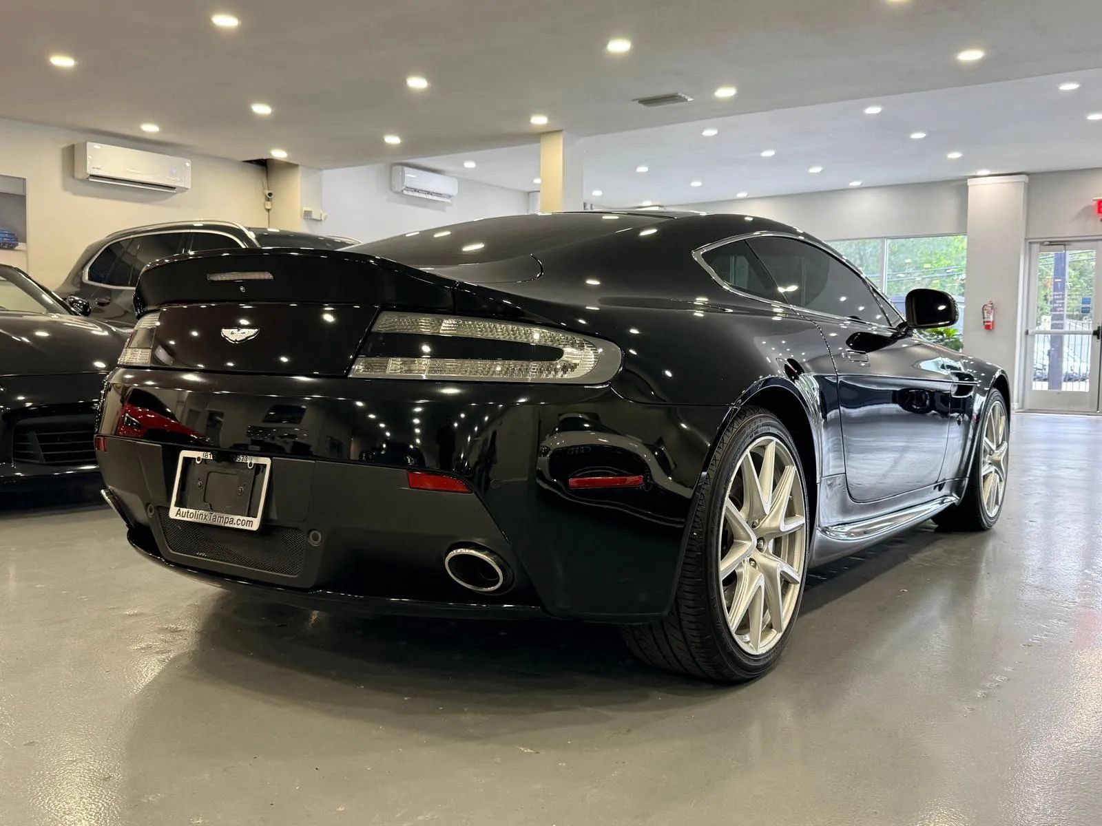 Used 2012 Aston Martin V8 Vantage Coupe RWD image 7