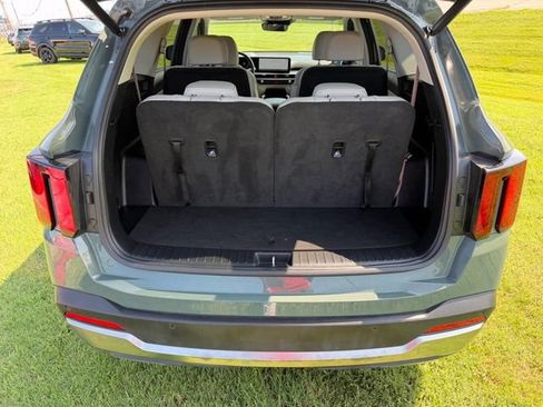 Certified 2025 Kia Sorento EX AWD/4WD image 5