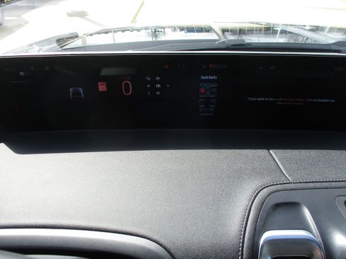 Used 2025 Ford Expedition Platinum image 18