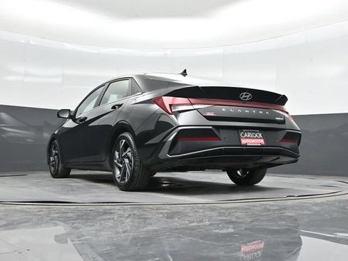 Used 2024 Hyundai Elantra Limited FWD image 55